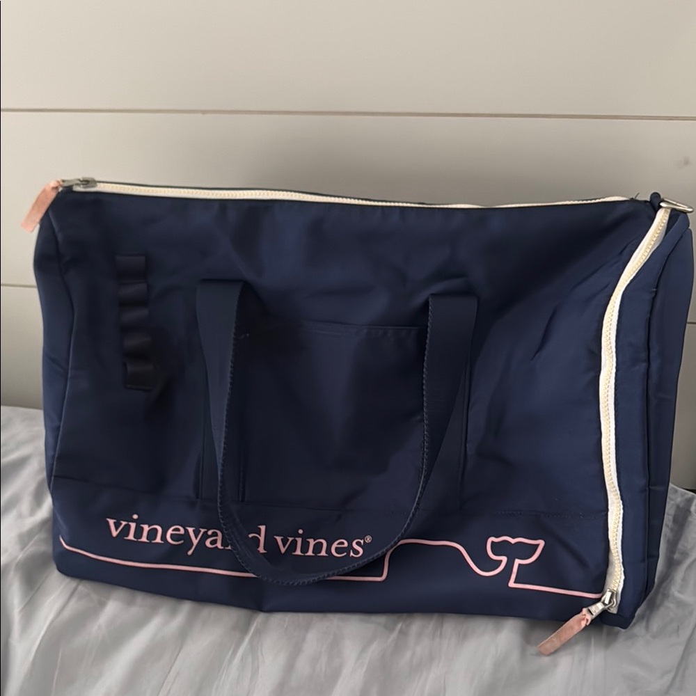 Vineyard Vines Blue and Pink Travel Bag Durable Canvas